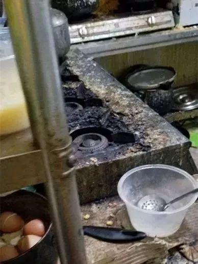 制服丝袜欧美精品日韩 以透明感和修饰效果著称