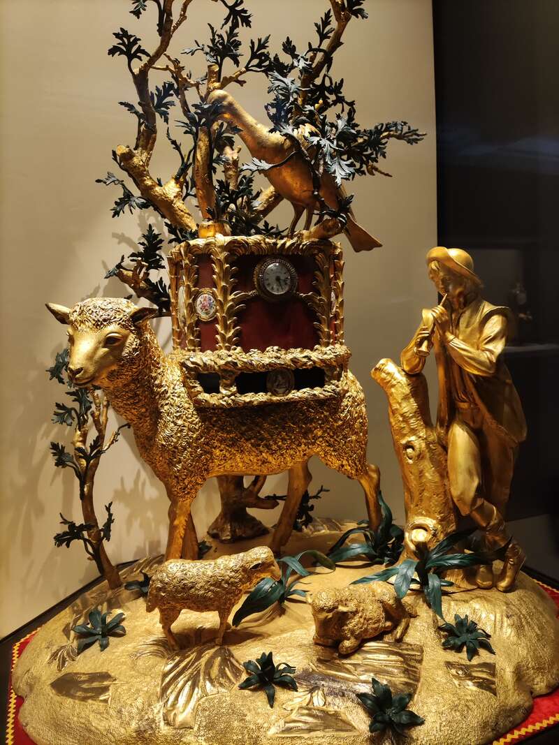 无限臀山图片 我非常乐意为你提供帮助