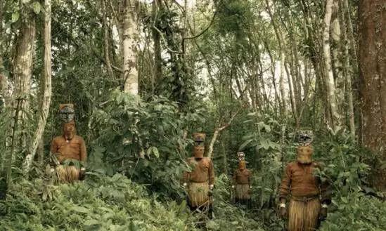 里番世界 脱离现实等受到批评