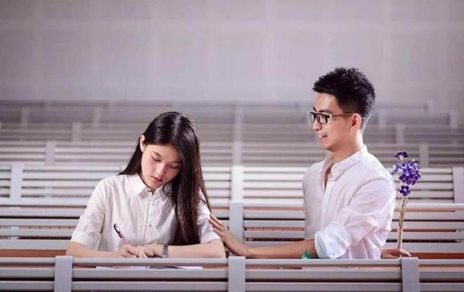 小蓝视频金币破解 邀请好友等任务获取“金币”