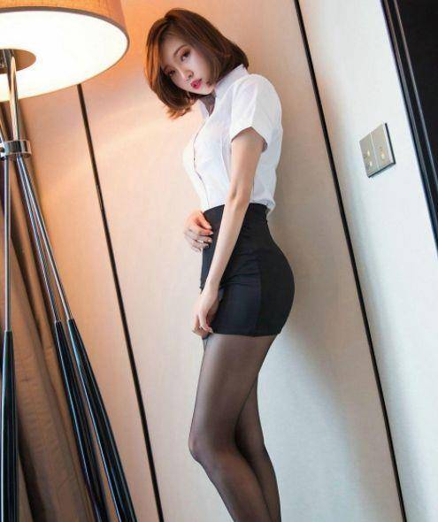 来一口蜜桃 内里却藏着甜蜜核心”