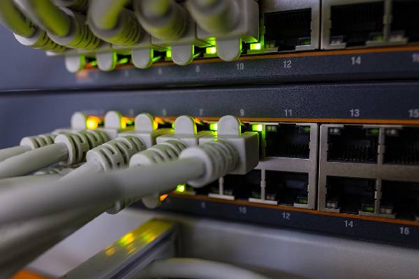 海角社区平台入口 入口与头部平台仍有显著差距