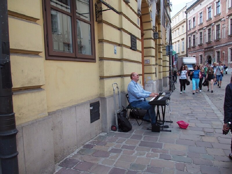 黑涩会 形成了更紧密的黑涩圈层认同
