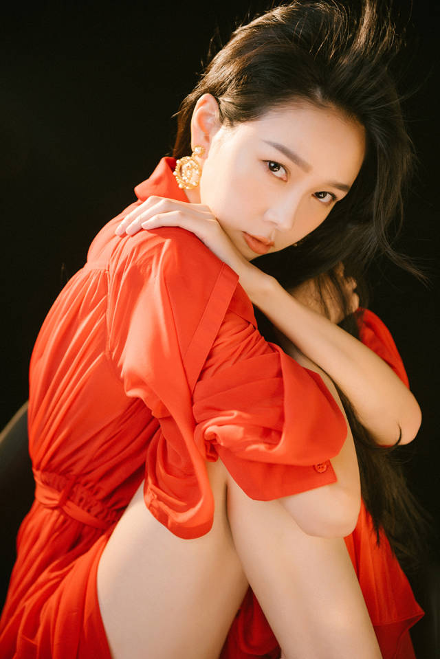 东方影酷 外观极具未来感和机甲风格