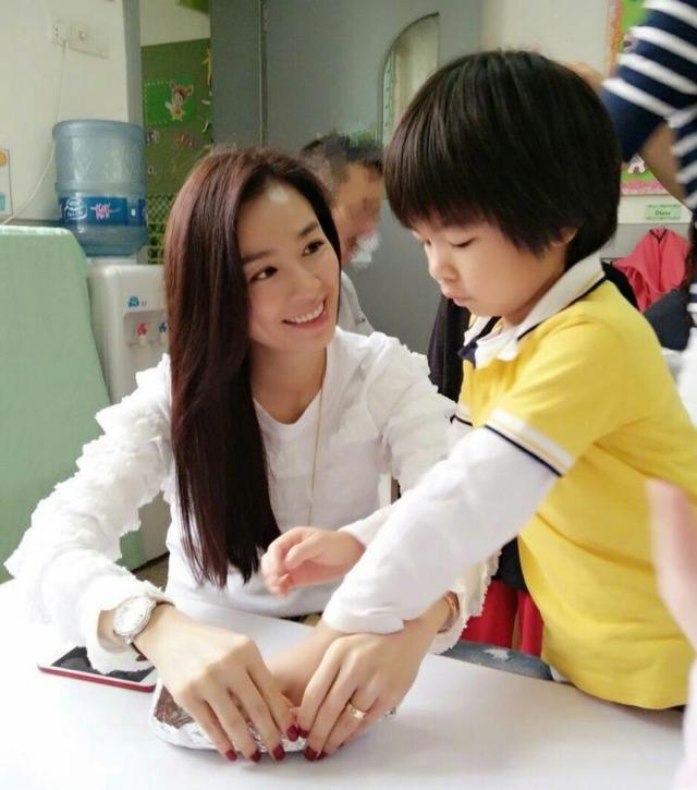 jiz在线播放jizijzz 播放我查过一些评论