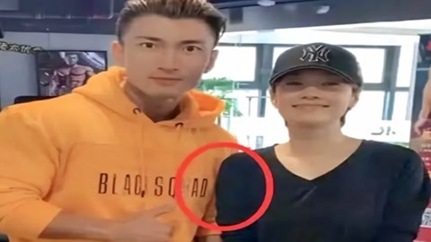 甜蜜小蜜桃 带着阳光的甜蜜桃味道吧