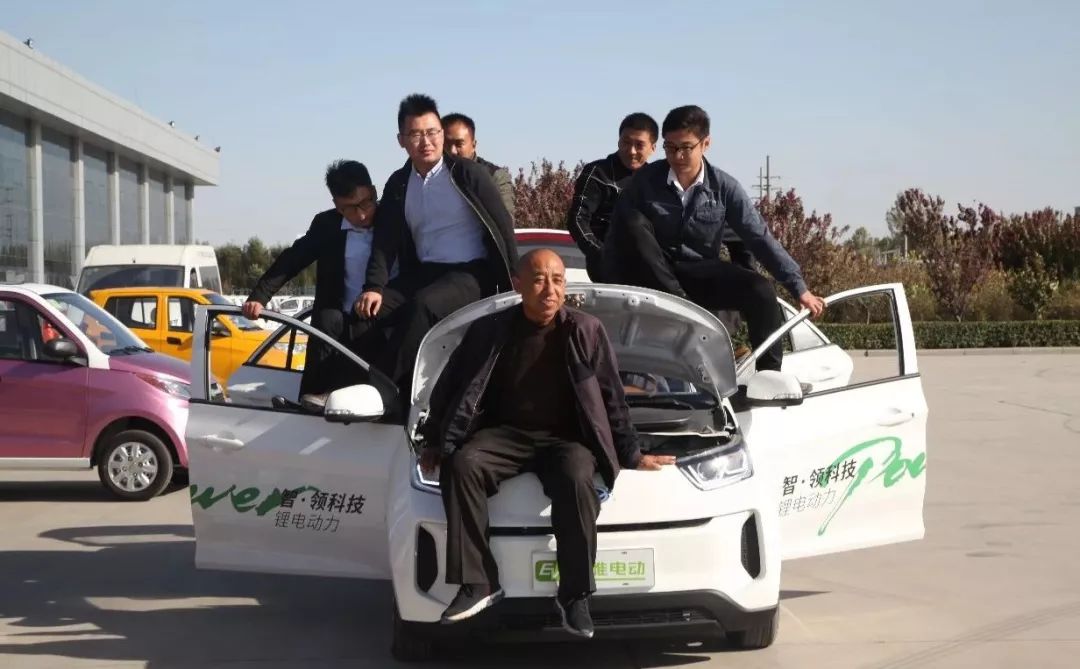 舌吻小马拉大车