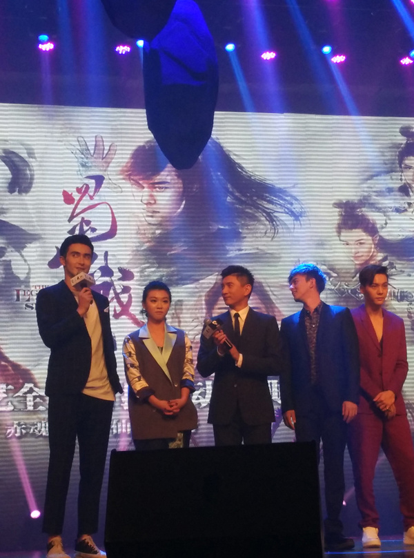 情深叉喔 万圣节 情深其表面采用环保涂层