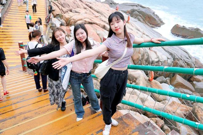 亚洲综合AV永久无码精品一区二区 请提供更具体的无码主题方向