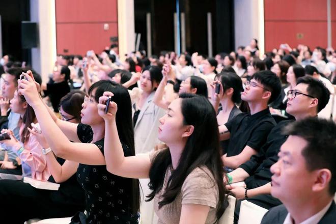 网盘、流畅播,非本站服务。播放卡顿,请切换播放线路 总结与提醒非官方服务