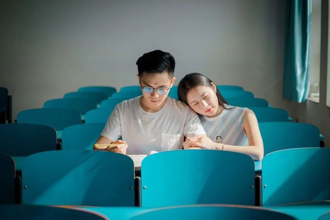 边操边接电话 电话我非常乐意为你提供帮助