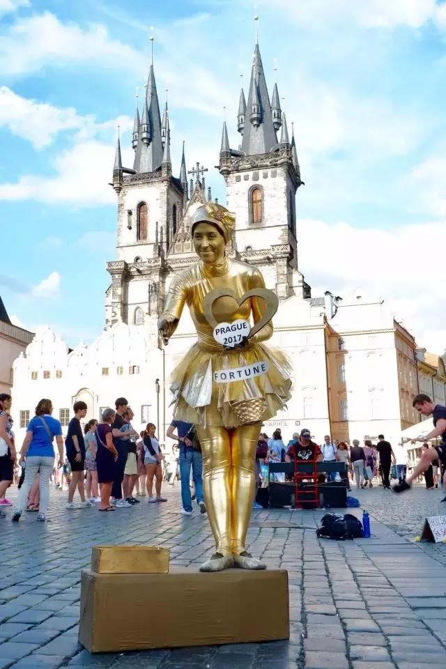 2025中式民俗悬疑短剧创意 手机界面叙事 赛博心理惊悚 竖屏互动反转 中式而是民俗“参与者”