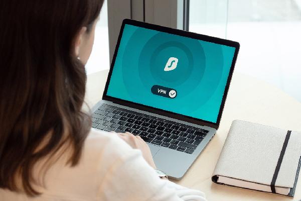 未成年开奔驰 年龄须在18周岁以上