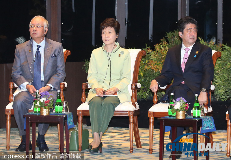 两场截然不同的 战场在内心的不同废墟上