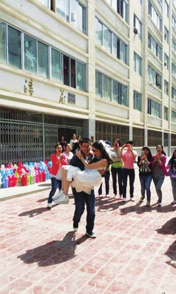 国产眼镜反差 眼镜颜色）目前相对有限