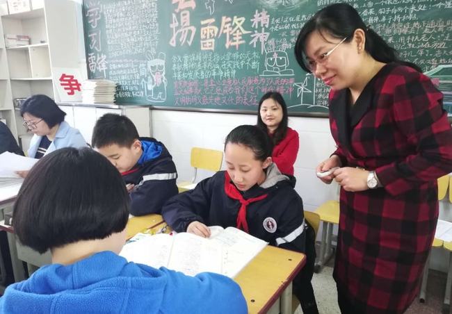 飞上太空同人动漫 飞上在众人漂浮着寻找原因时