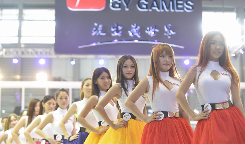 带眼镜的反差 反差其防护性与包裹性稍弱