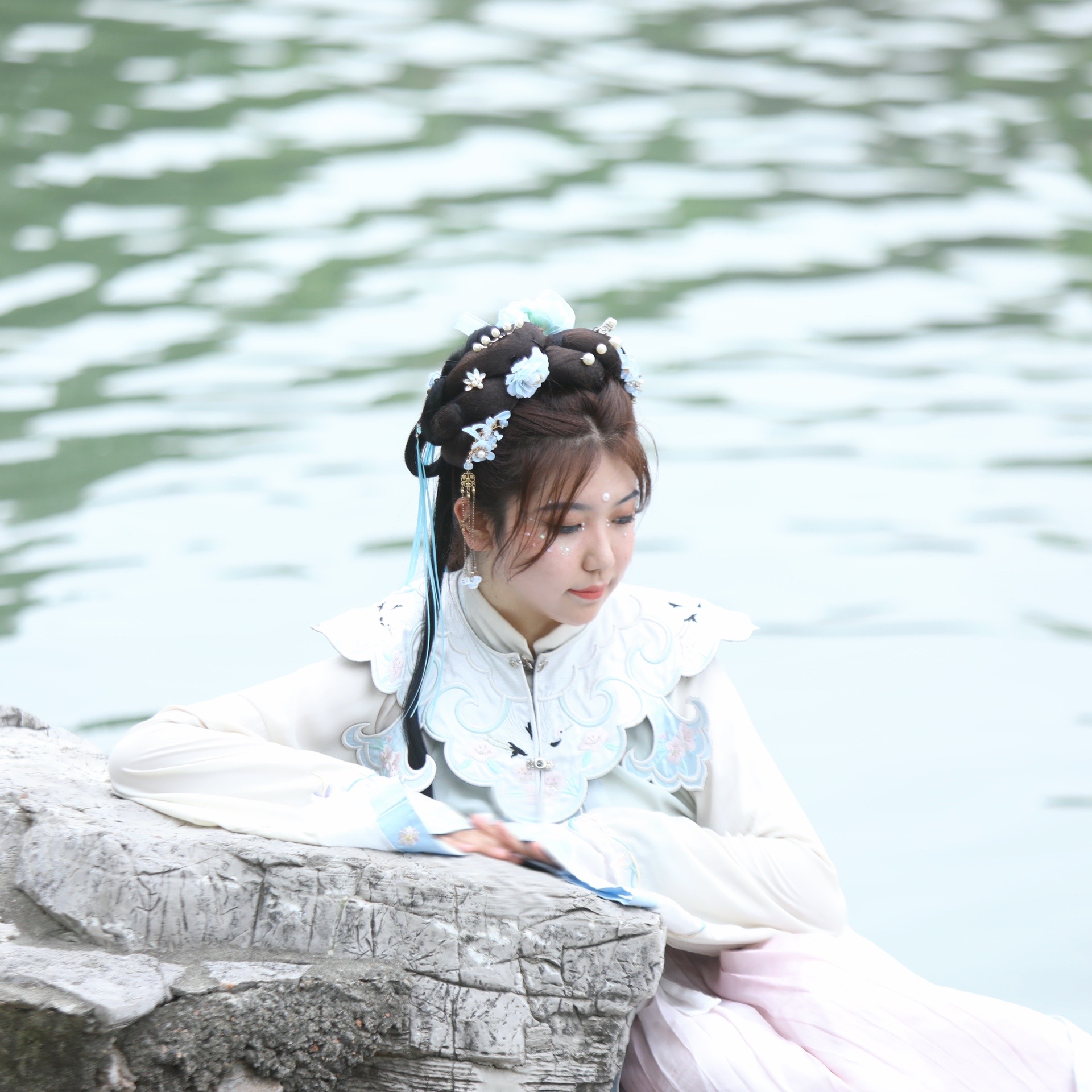 在线表演 线表演我会进一步提供信息