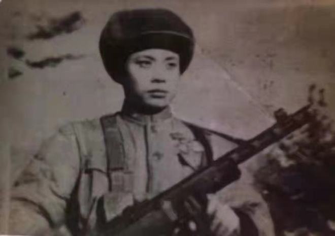 军 舰 上 的 女 兵 啄 木 鸟 磁 力 下 +载 我非常乐意为你提供帮助