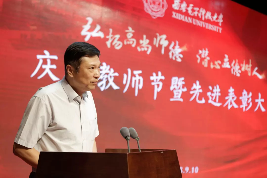 小阿姨小马拉大车 