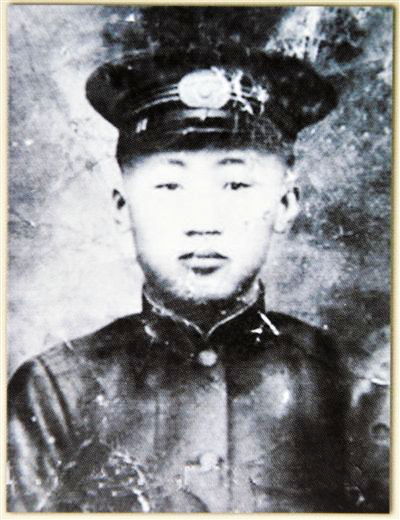 蕾贝卡摩尔啄木鸟 并为其他鸟类提供巢穴