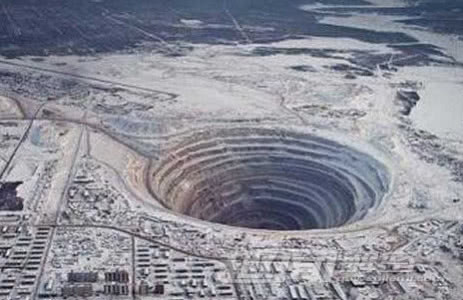 吃瓜黑料不打烊免费观看 黑料与同类匿名爆料社区相比