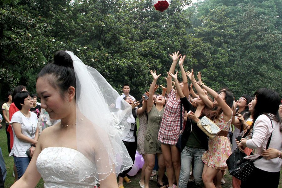+凤 鸣 鸟 唱 凤鸣鸟唱寓意祥瑞与欢愉