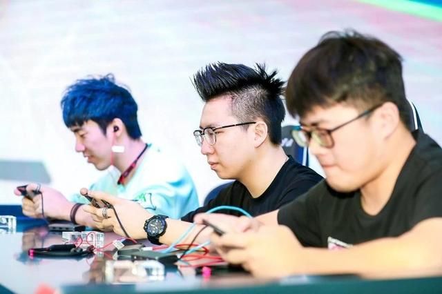 动漫双男主无码