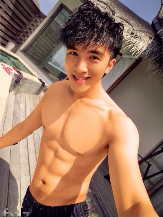 每日大赛在线看 每日平台提供高清直播流