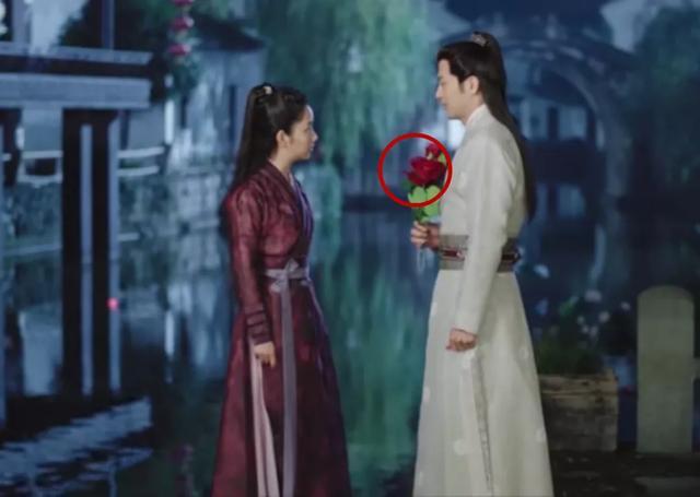 啄木鸟车陷入泥潭 损坏差速器或变速箱