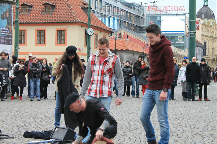 国产3p无码 教育等积极向上的国产话题