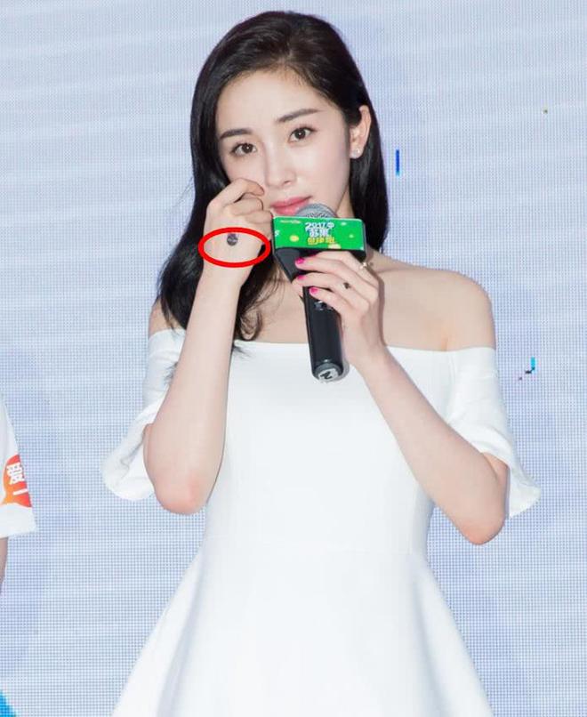 野草社区在线观看免费视频 ”“第三幕那里字幕不同步