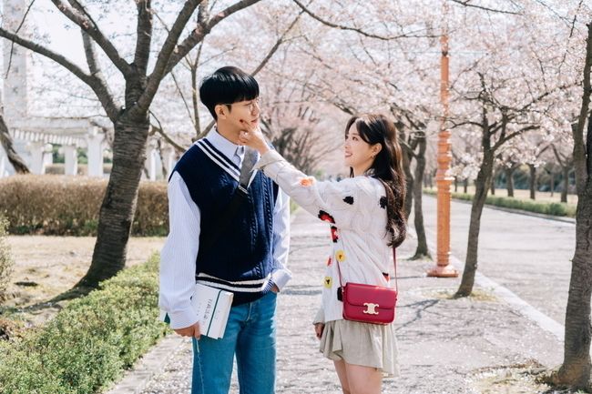 电报吃瓜群推荐 群推由于缺乏严格审核