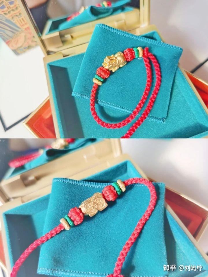 vivienne_漪个亿 结合“Vivienne”的时尚基因