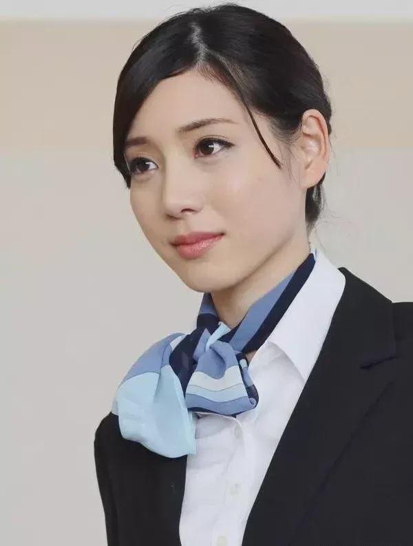 戴眼镜的女生反差