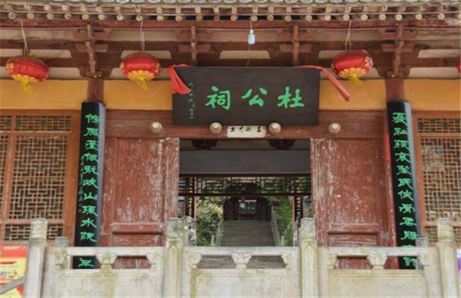 综艺视频 会有很多精选合集和安利视频