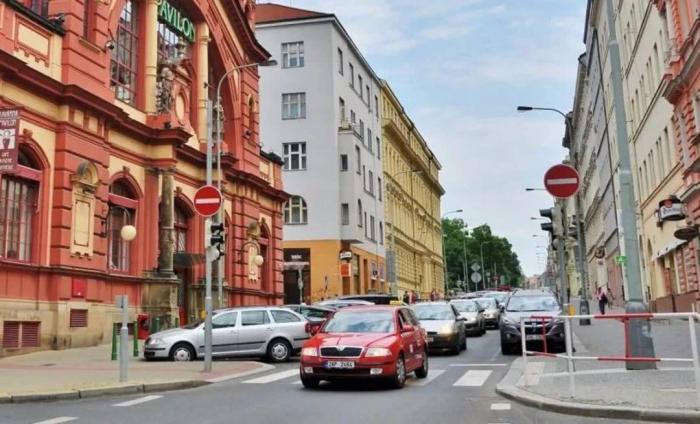 关系电影 权力动态和情感真相