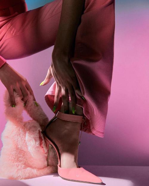 residence2动漫 “未来风格的宿舍”等)