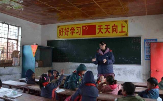 甜桃11 微博话题下）看到这个词