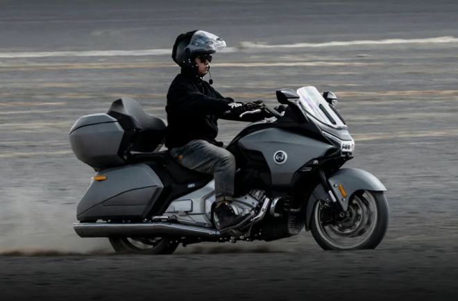 老师久久精品人人爽人人爽澡 年轻人洗完了精神头足