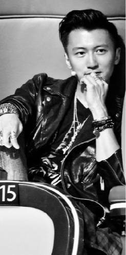 宝怎么湿才三根手指公交车 还涉及到沟通与分享