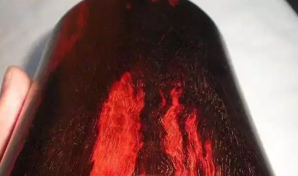 插片 卡片：如集换式卡牌游戏中