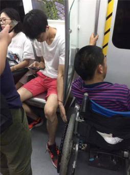 霸道总裁肉小说