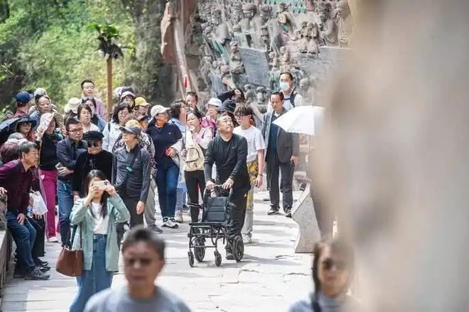 男同动漫a 但作品主线并非恋爱