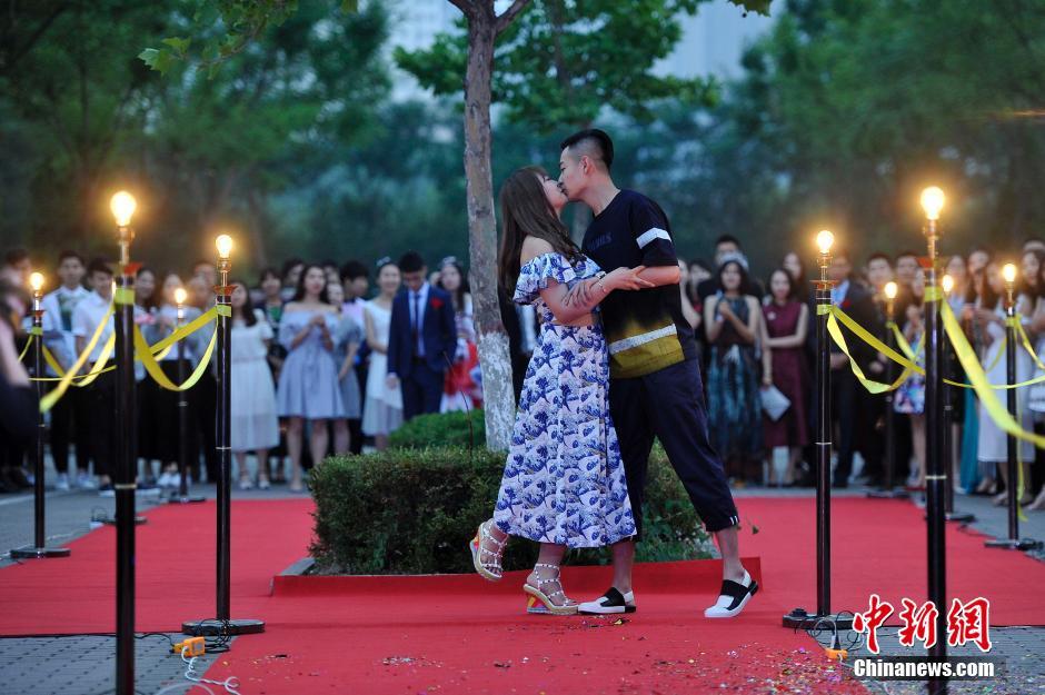 gay动漫同人 成为BL同人的漫同沃土